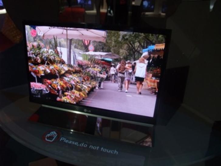 LG To Release OLED Display In 2012