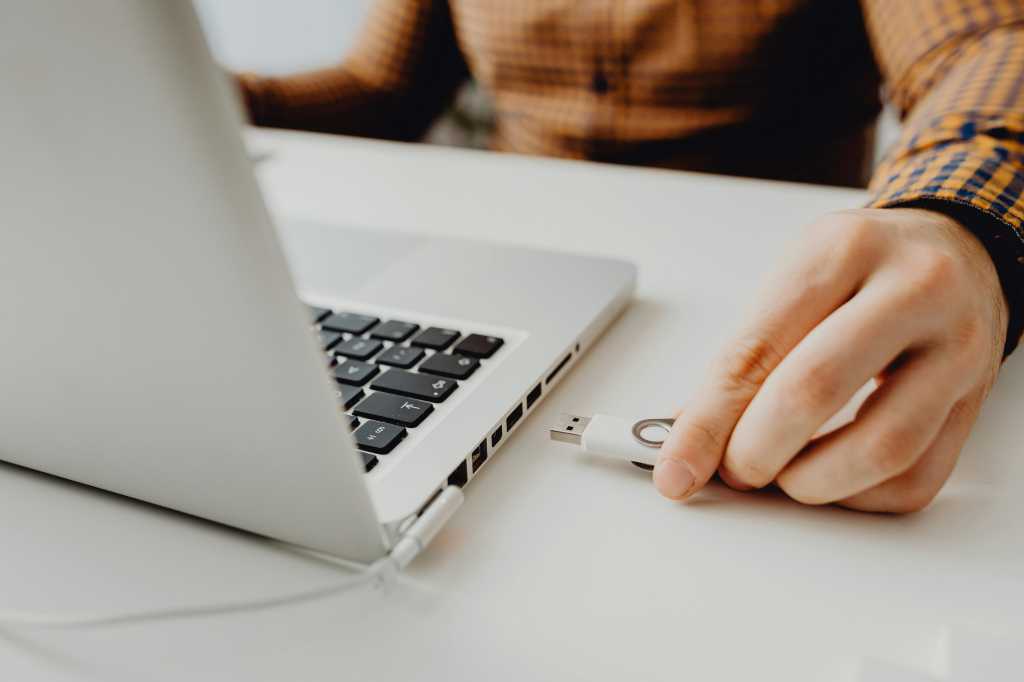 Transform Your USB Flash Drive into a Fortress: A Guide to Creating a Secure Login Key for Your PC