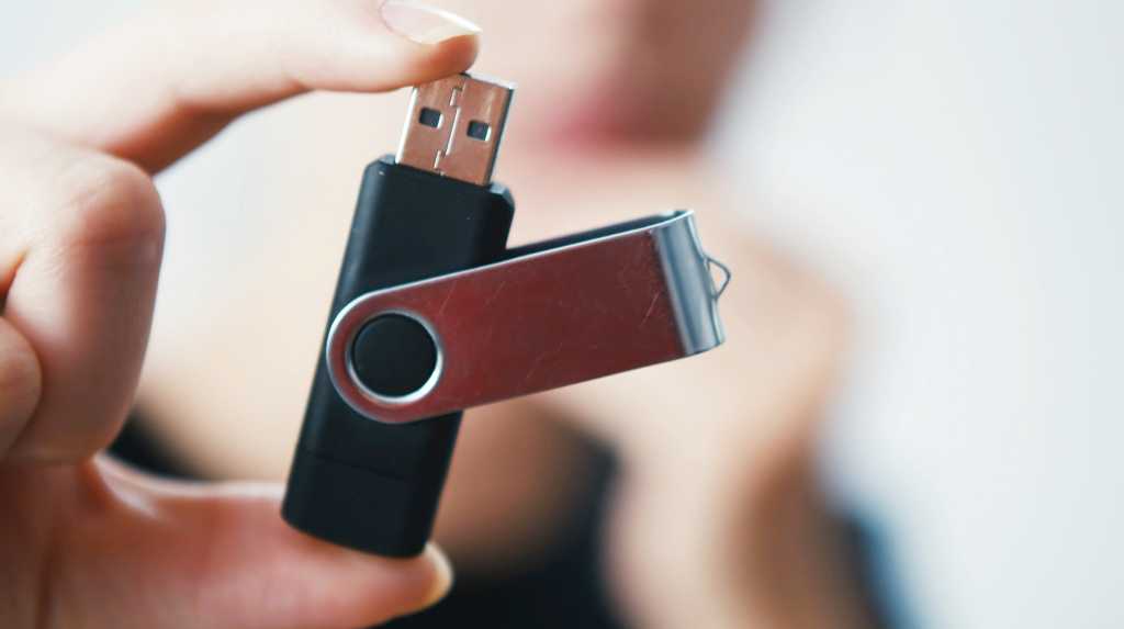 Say Goodbye to USB Flash Drives: Embrace These Speedier Alternatives!