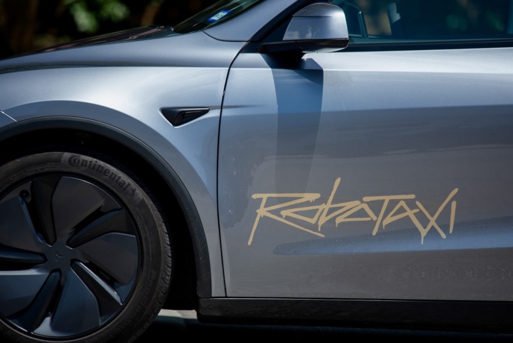 Tesla Robotaxis Attract Federal Safety Regulators' Attention